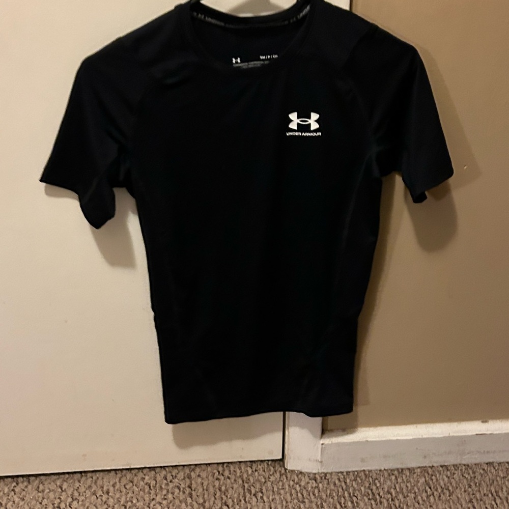 Men’s Under Armour compression shirt